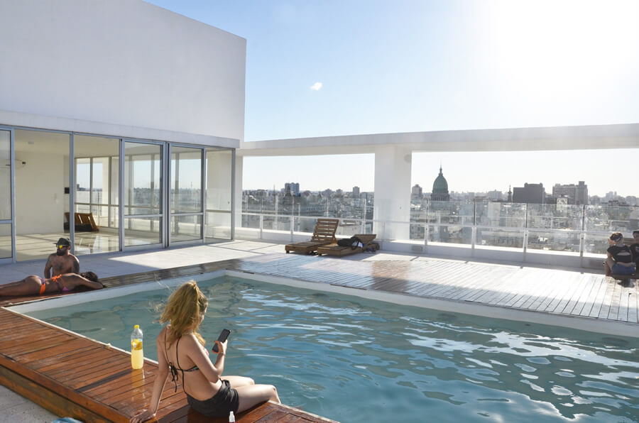 piscina coliving